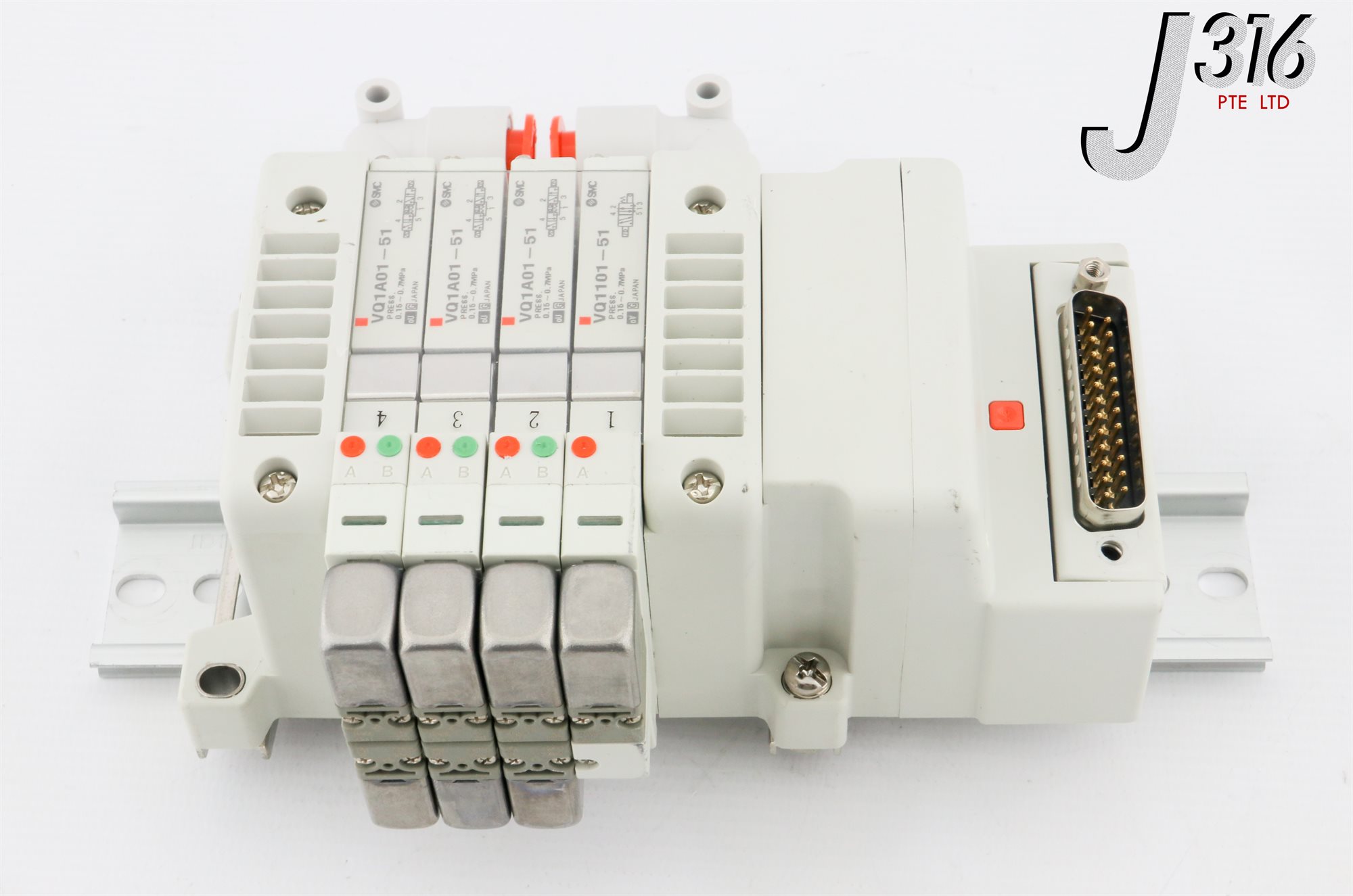 26776 SMC 4 SLOTS PNEU MANF ASSY W/ VQ1A01-51 VLVS VV5QC11-04